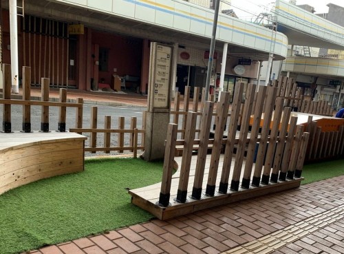 画像：商店街内のパークレット