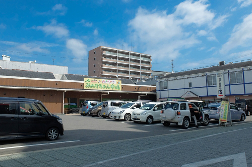 C地区のJAが運営する農産物の直売所はまちの集客拠点
