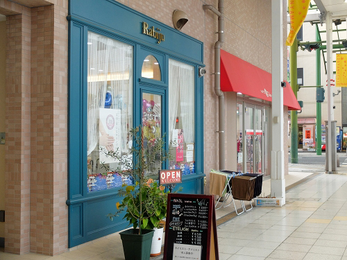 明るく洗練されたおしゃれな店舗は入店しやすい雰囲気