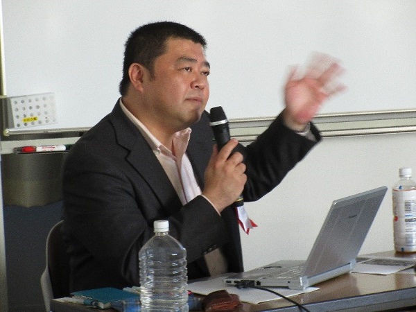 東朋治氏