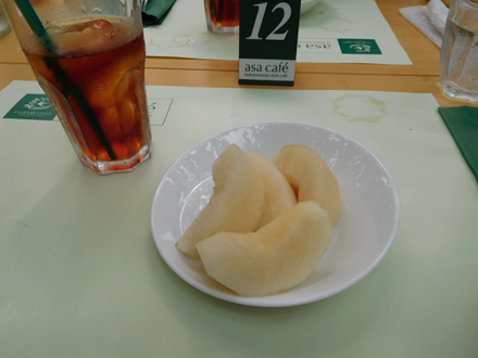 デザート（梨）、ティー
