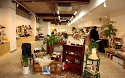 (KITADA SARUGGA店内)