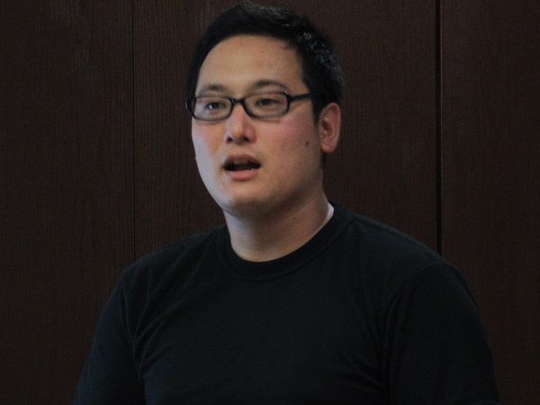 カフェ空間の利用シーンをデザインする瀬戸山匠氏
