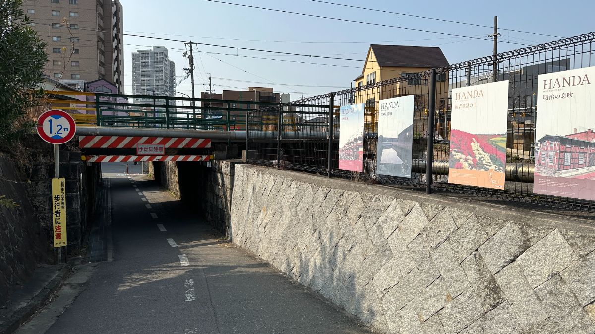 東西の連絡通路 東側から