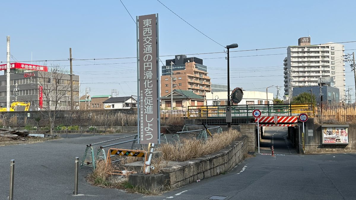 東西の連絡通路 西側から